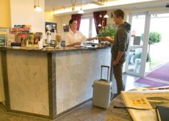 Am Elbufer Hotel 3*