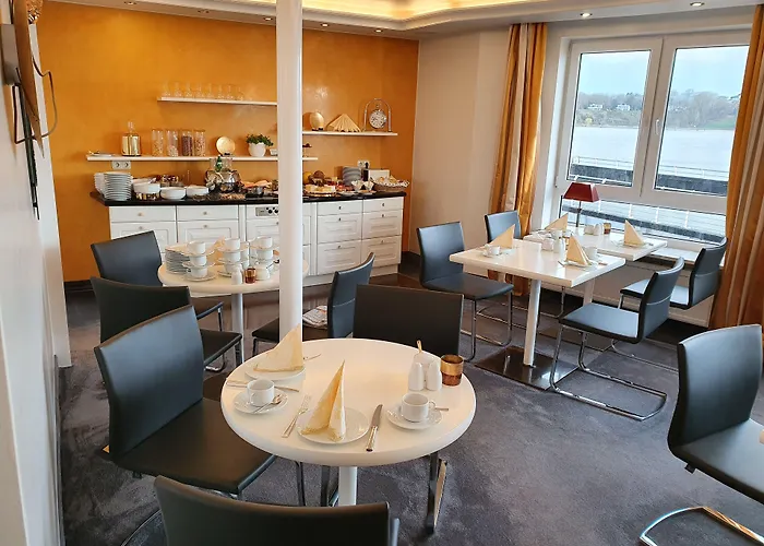 Am Elbufer Hotel 3*