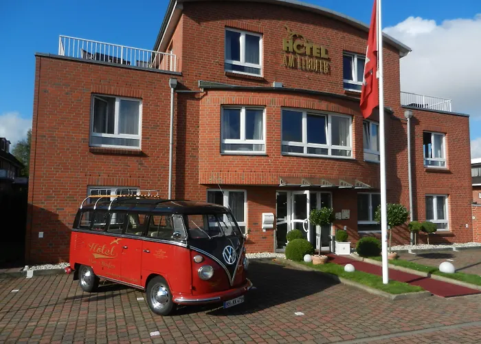 Hotel Am Elbufer 3*