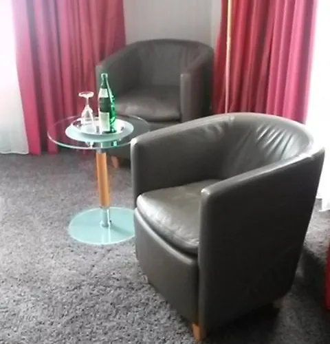 Am Elbufer Hotel