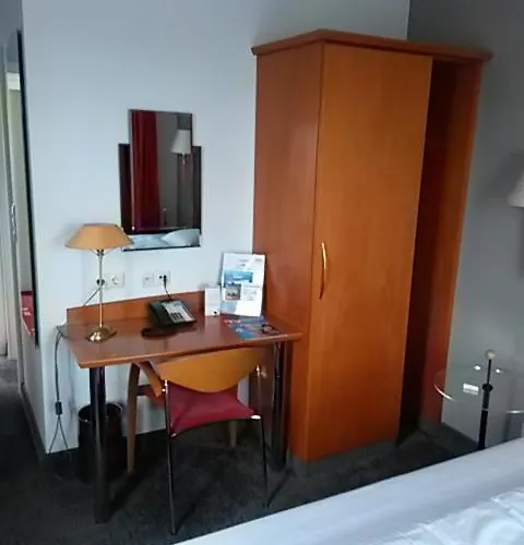Am Elbufer Hotel 3*