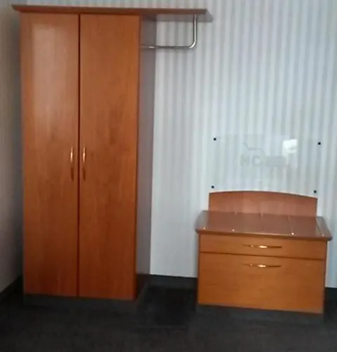 Am Elbufer Hotel