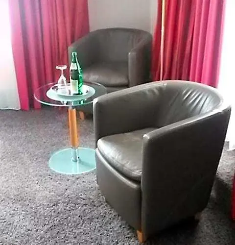 Am Elbufer Hotel 3*